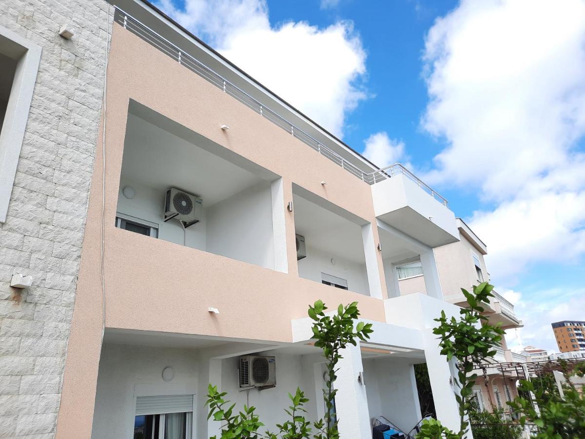 Studio Apartments Jupo 울친 외부 사진