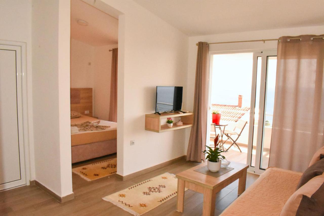 Studio Apartments Jupo 울친 외부 사진