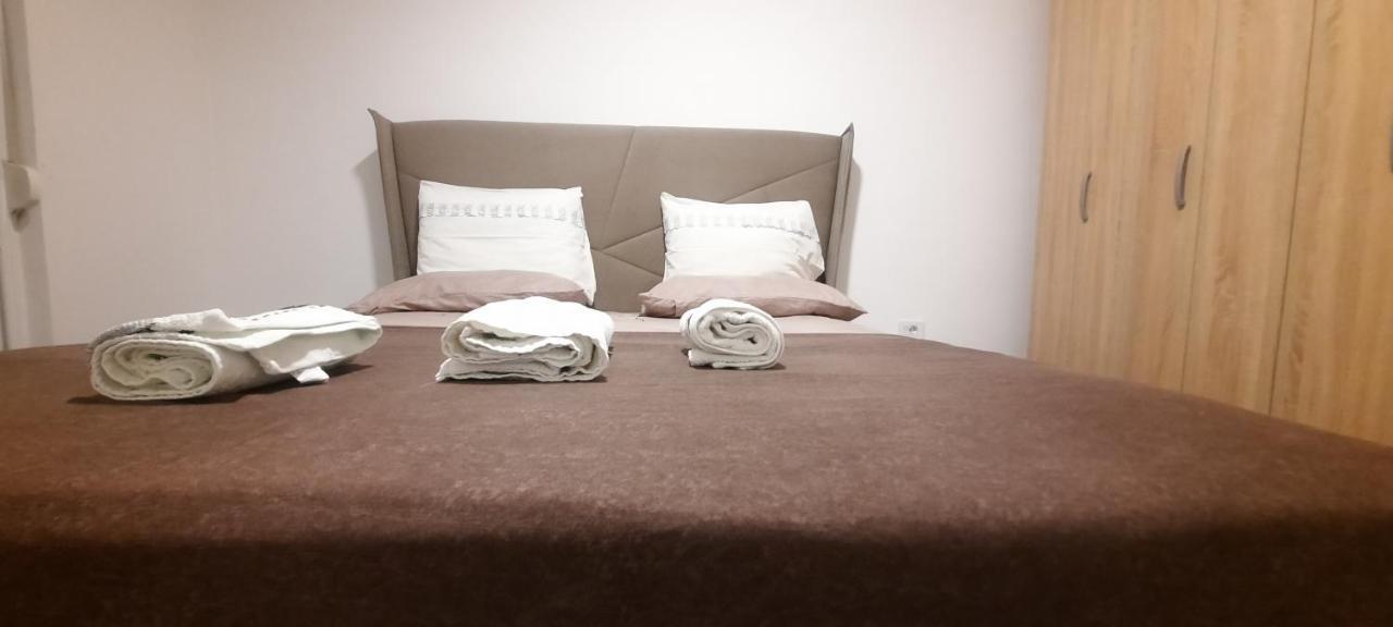 Studio Apartments Jupo 울친 외부 사진