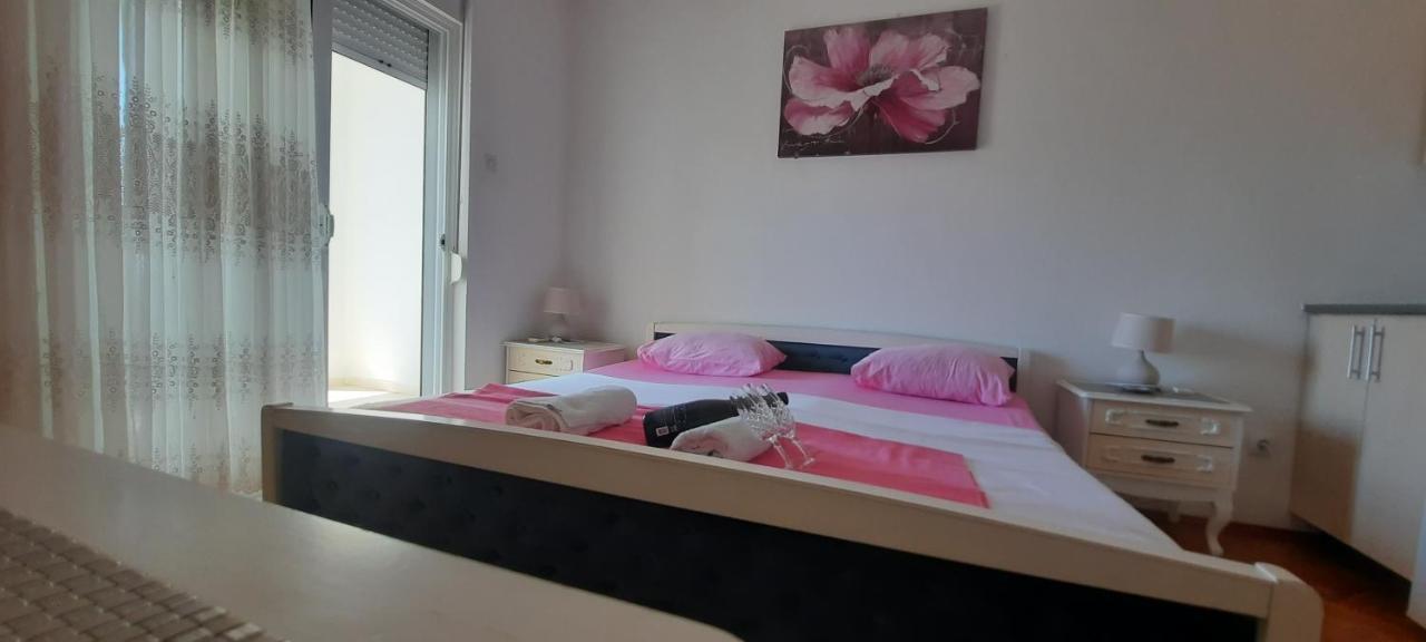 Studio Apartments Jupo 울친 외부 사진