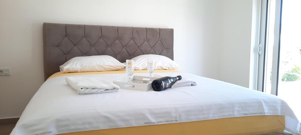 Studio Apartments Jupo 울친 외부 사진