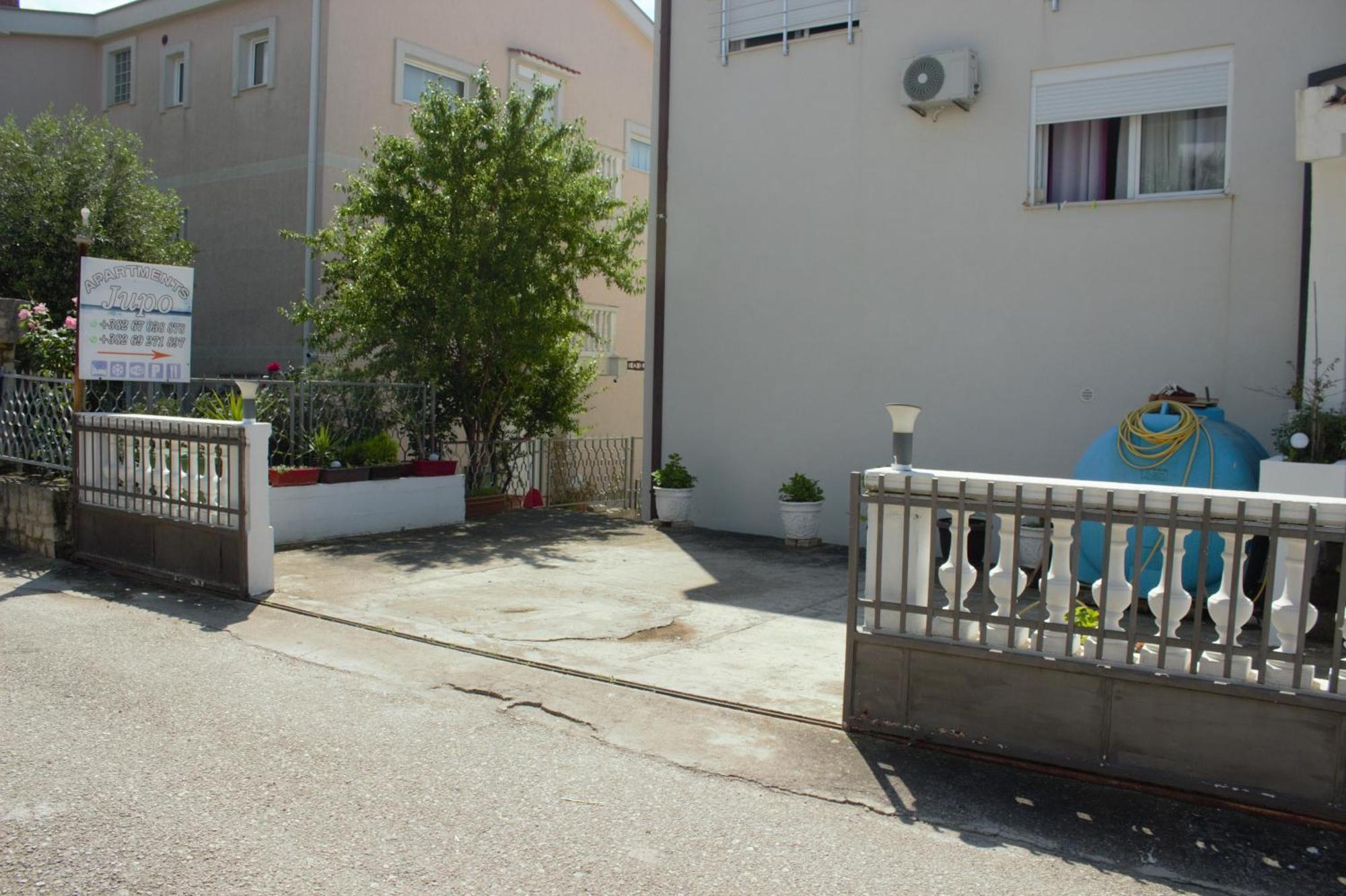 Studio Apartments Jupo 울친 외부 사진